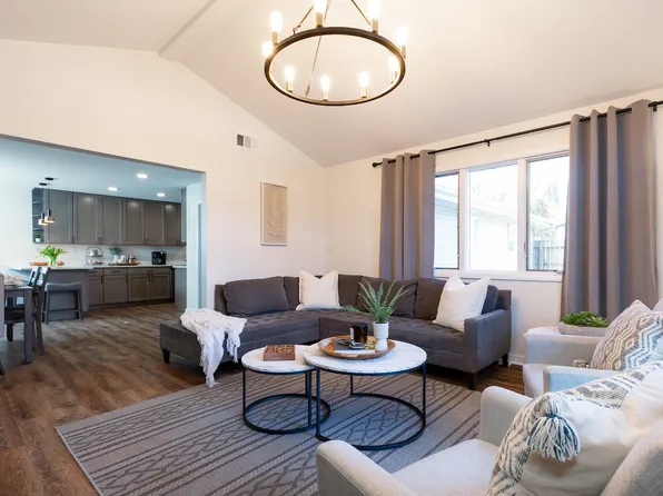 2S661 Gray Ave, Lombard, IL 60148