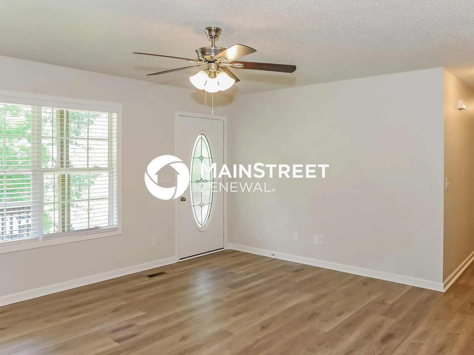 417 Congress Dr — Photo 3