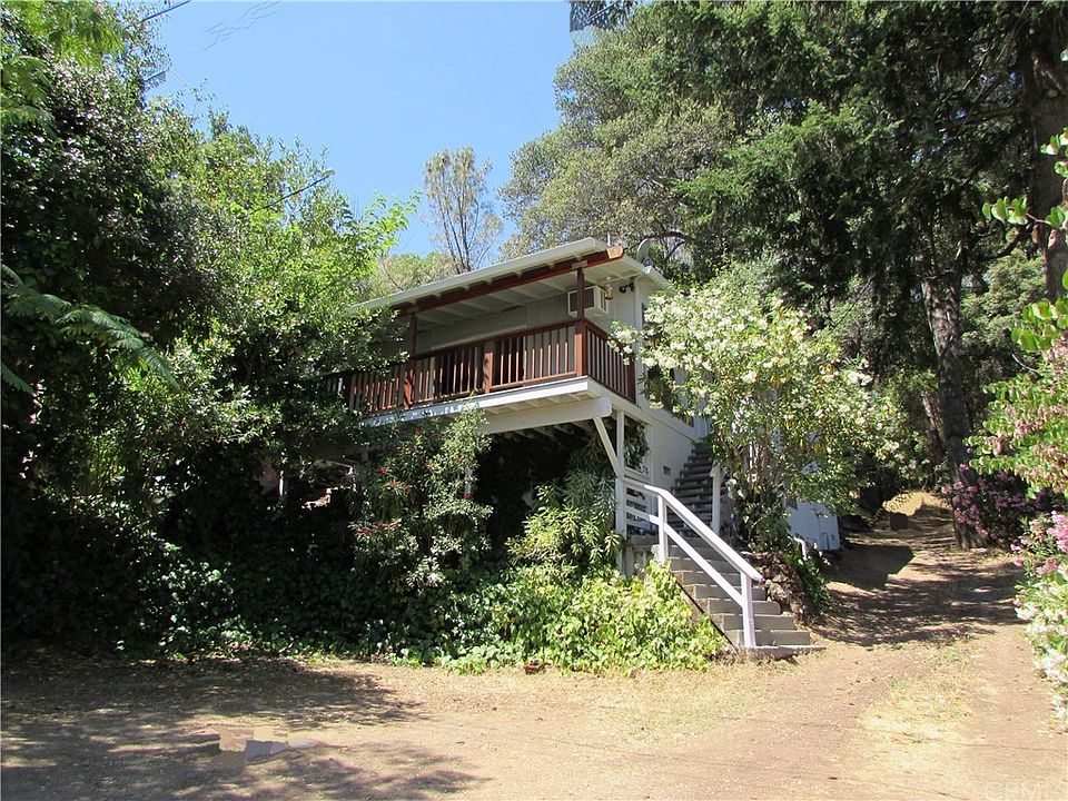 1st image of 3565 Oak Dr