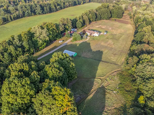 14988 White Creek Ave NE, Cedar Springs, MI 49319