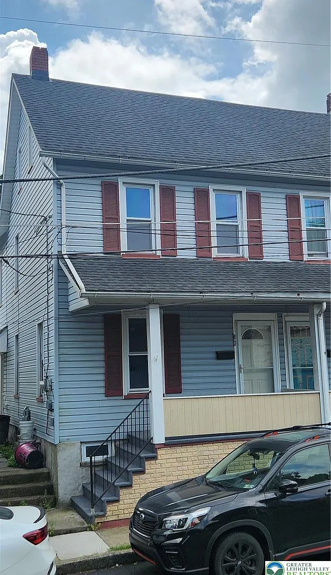 3 bed, 1152 sqft, $1,800 — Photo 1