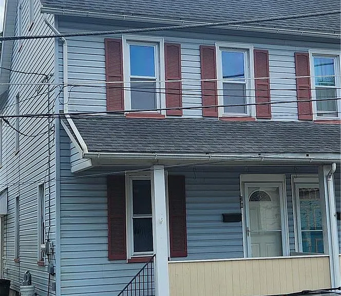 28 E Walnut St — Photo 1