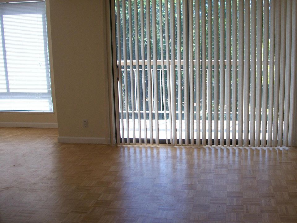 1st image of 310 N Civic Dr APT 412