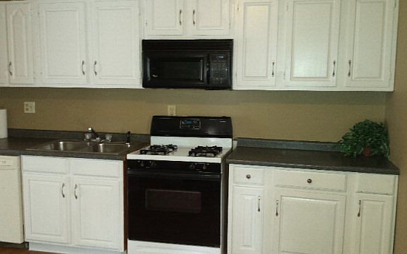 4th image of 1054 Bahama Dr