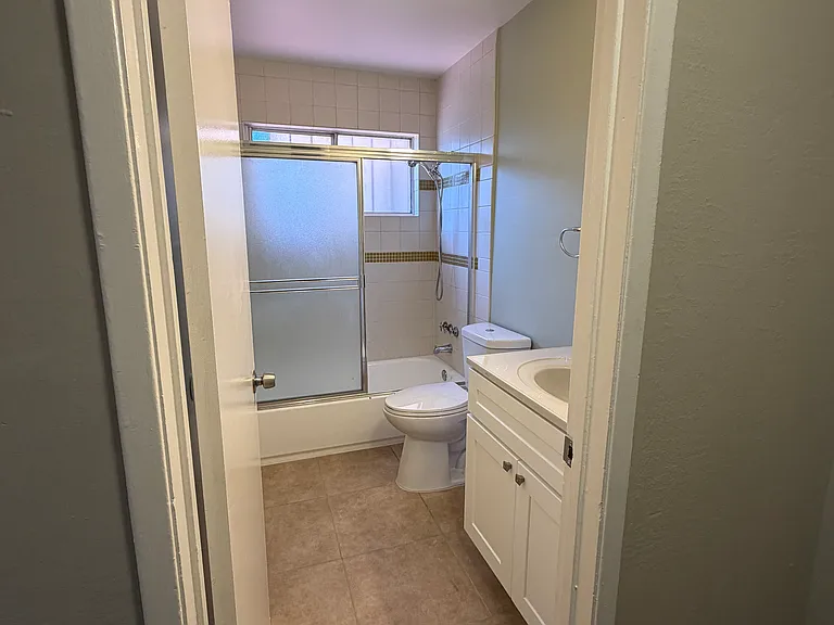 2124 90th Ave #3 — Photo 14