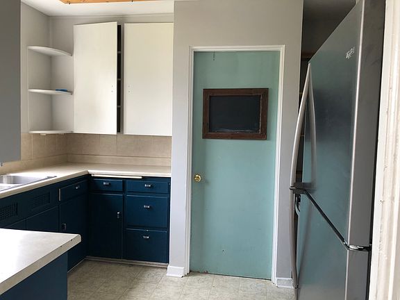 view into kitchen to garage