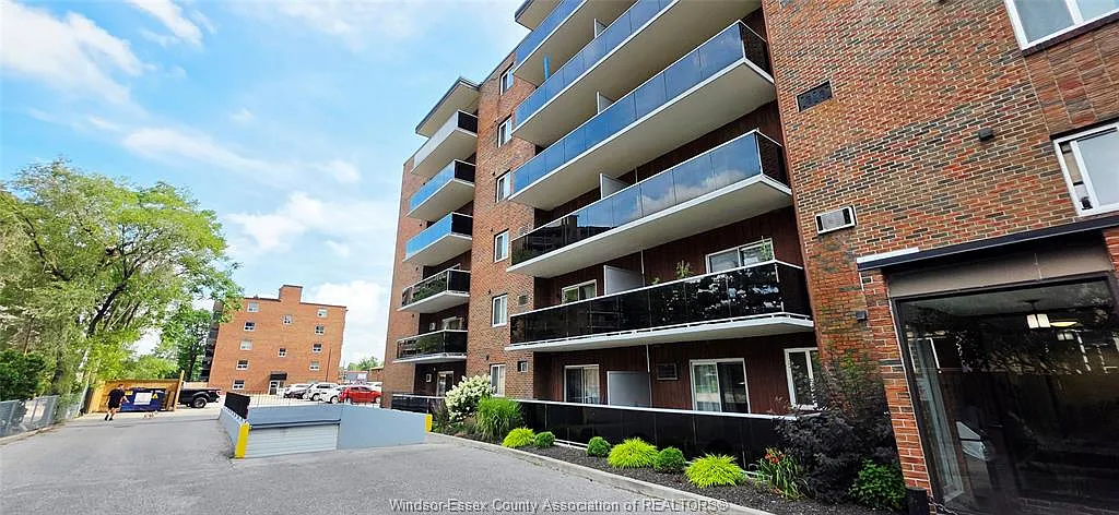 2 bed, 1.5 bath, $2,000 — Photo 1