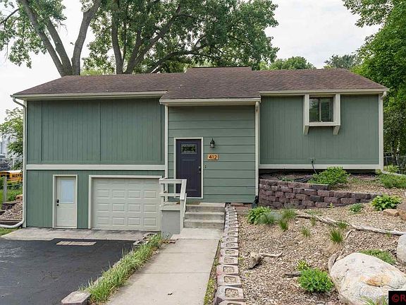 2nd image of 412 Nichols Ct