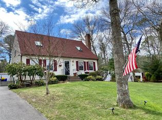 101 Lake Dr, Buzzards Bay, MA 02532