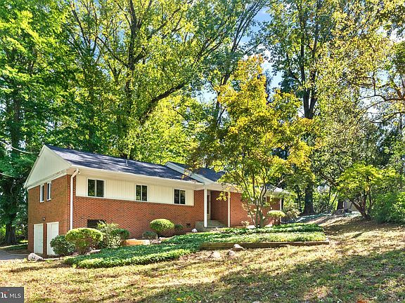 2nd image of 2308 Woods Rd