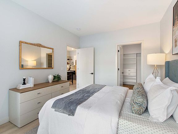 5th image of 948 W Sunnyside Ave #509