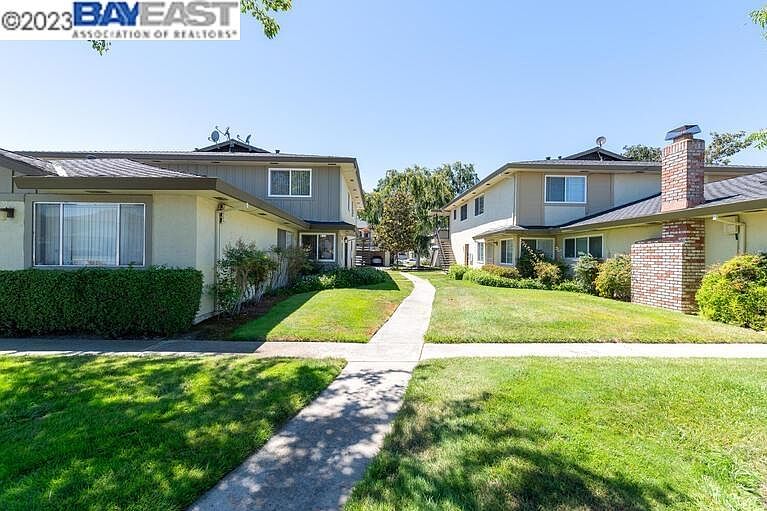 1st image of 2223 Peacock Pl APT 2
