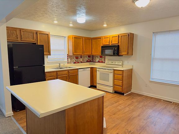 4th image of 517 Bell Place Dr