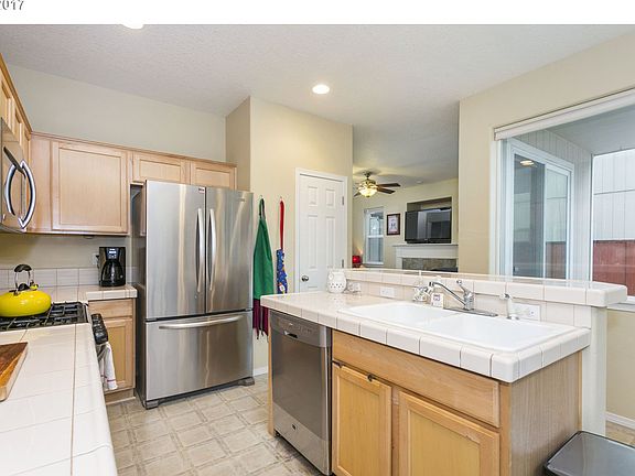5th image of 1457 SE Yulan Way