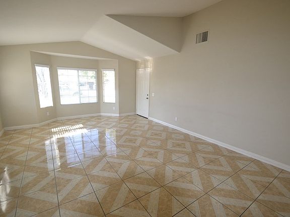 4th image of 15390 Ceres Ave