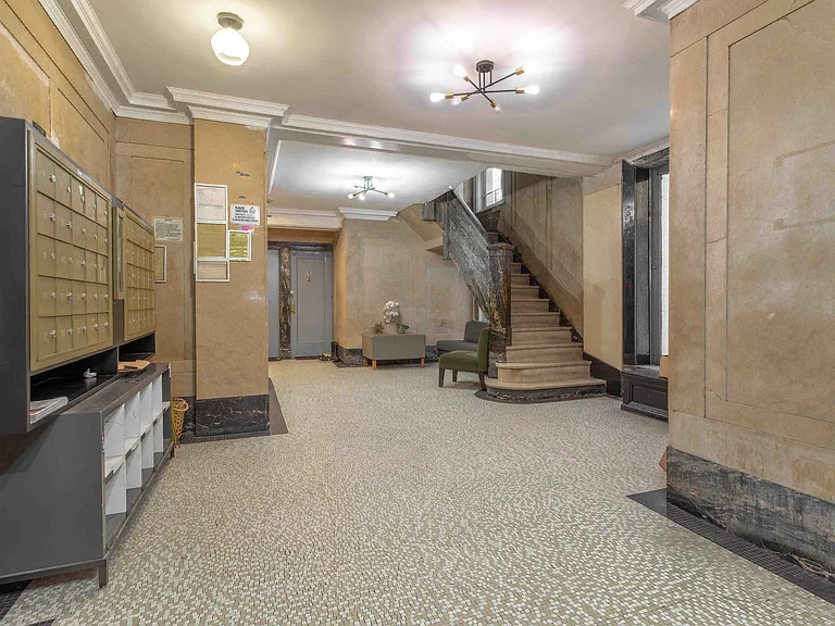 325 W 77th St #3-B — Photo 10