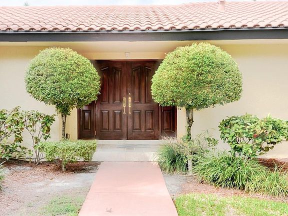 2nd image of 2951 NE 23rd Street