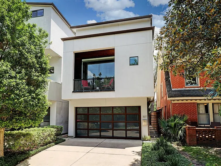 1517 Driscoll St — Photo 1