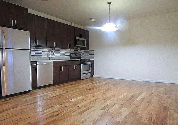 1st image of 261 15th St #1