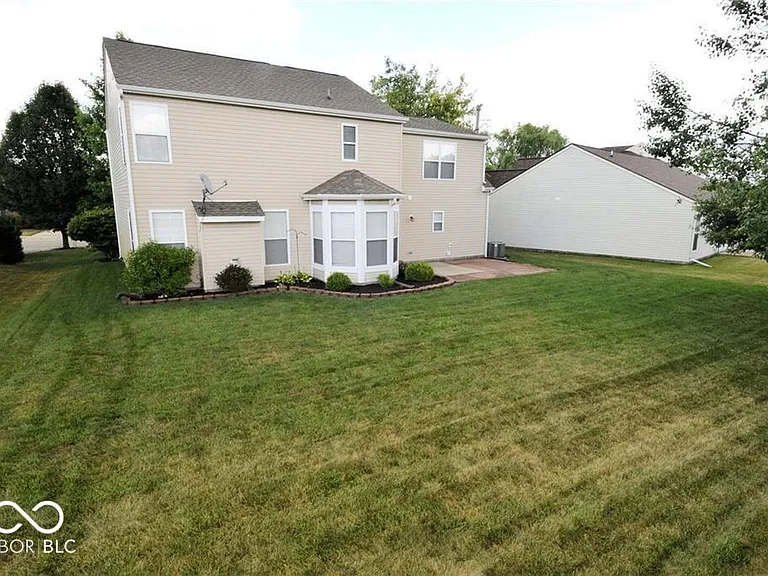 6255 Canterbury Dr — Photo 35