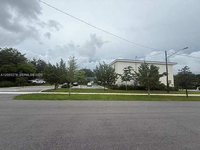 3 bed, 2.0 bath, $2,700 — Photo 3