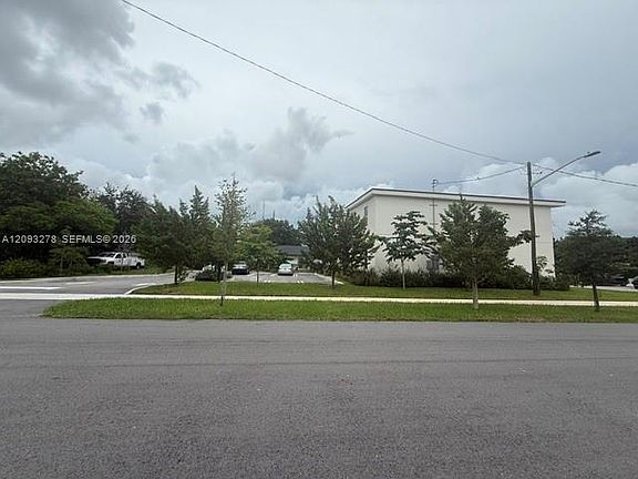 3rd image of 511 SW 1st Ave #2B