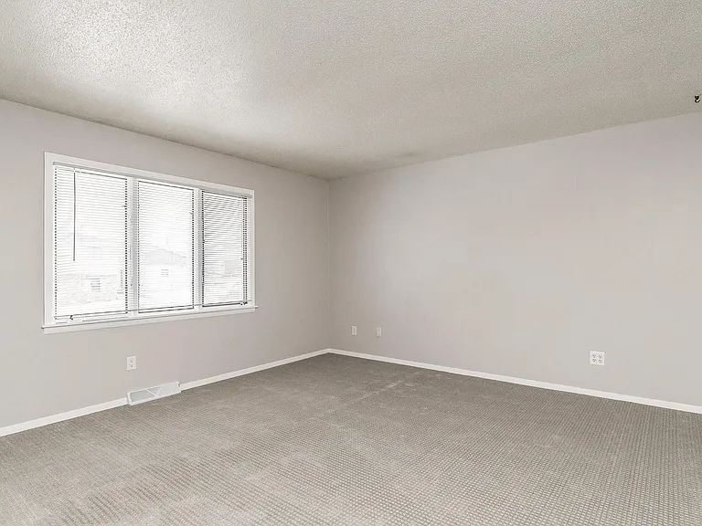 130 Harbet Ave NW — Photo 17