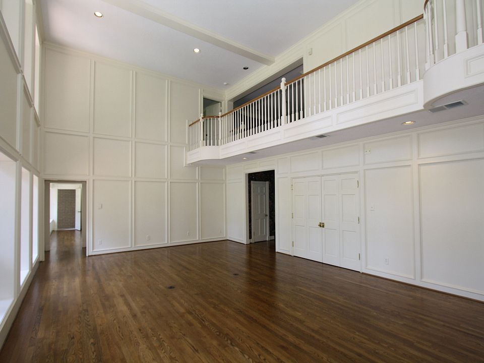 This is your formal living area with a wet bar and ice machine discretely behi