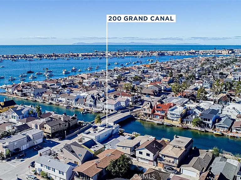 200 Grand Canal — Photo 2