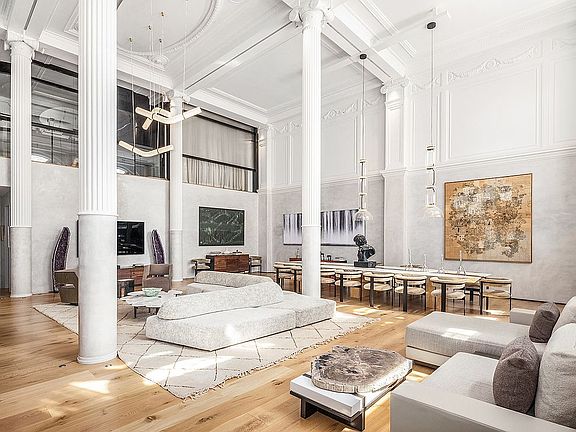 4th image of 260 W Broadway