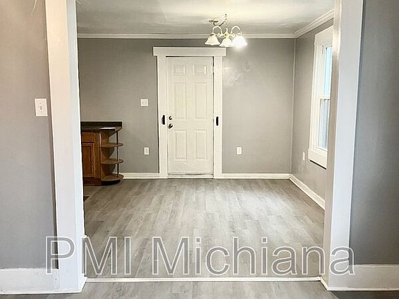 5th image of 718 E Haney Ave