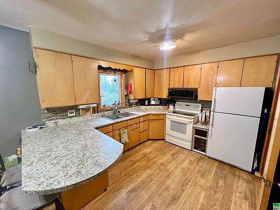 4th image of 109 W Grover St
