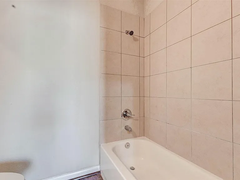 8622 Torcello St — Photo 7