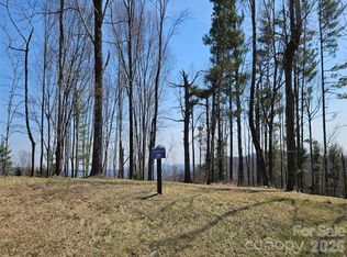 189 Dancing Bear Dr, Hendersonville, NC 28792