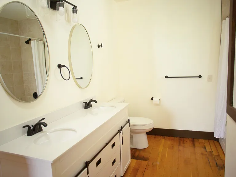 1116 Commercial St — Photo 10