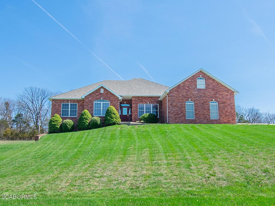 1st image of 2833 Foxdale Dr