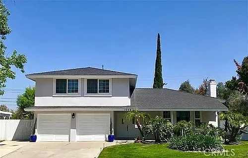 1049 Evergreen Ct Photo 1