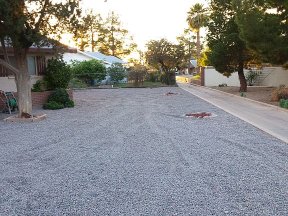 2nd image of 109 E Balboa Dr