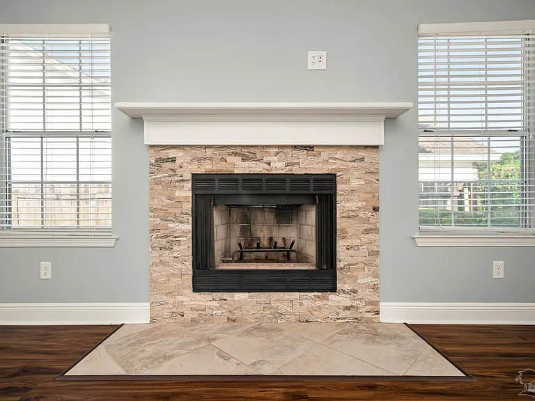 3510 Silvertree Ln — Photo 42