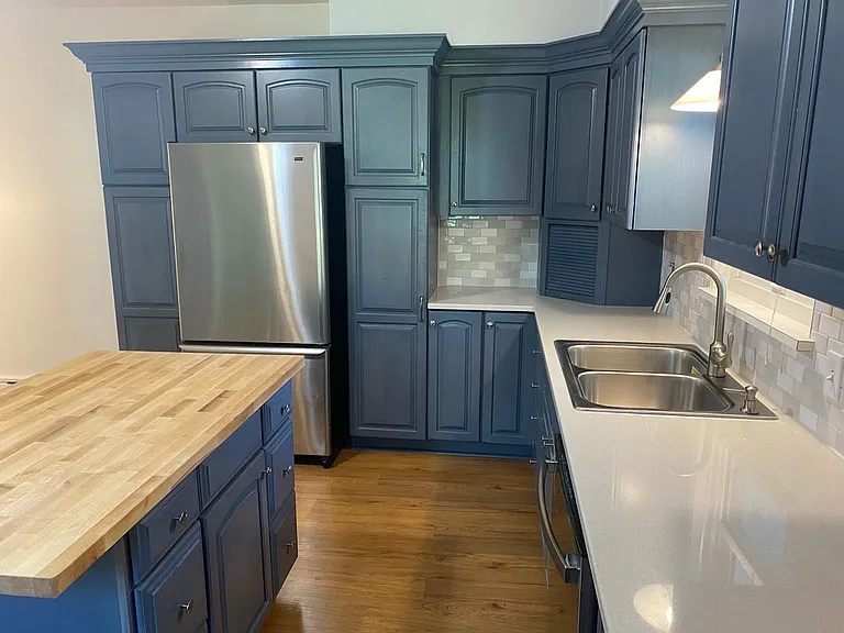210 W Henry St #1 — Photo 3