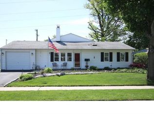 83 Stonybrook Dr, Levittown, PA 19055
