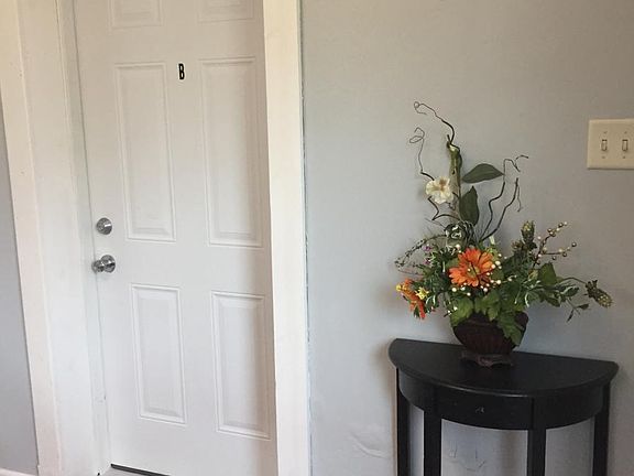 Private entrance from entry hall into apartment