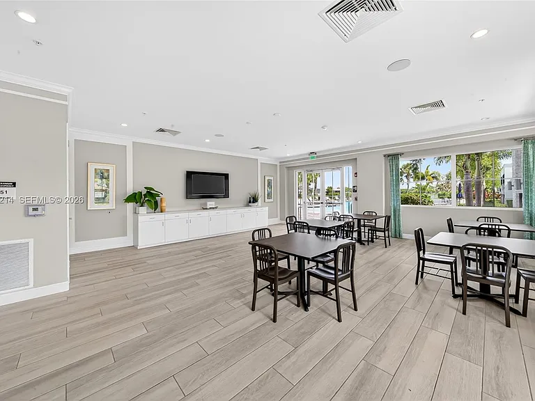 4349 Veleiros Ave — Photo 48