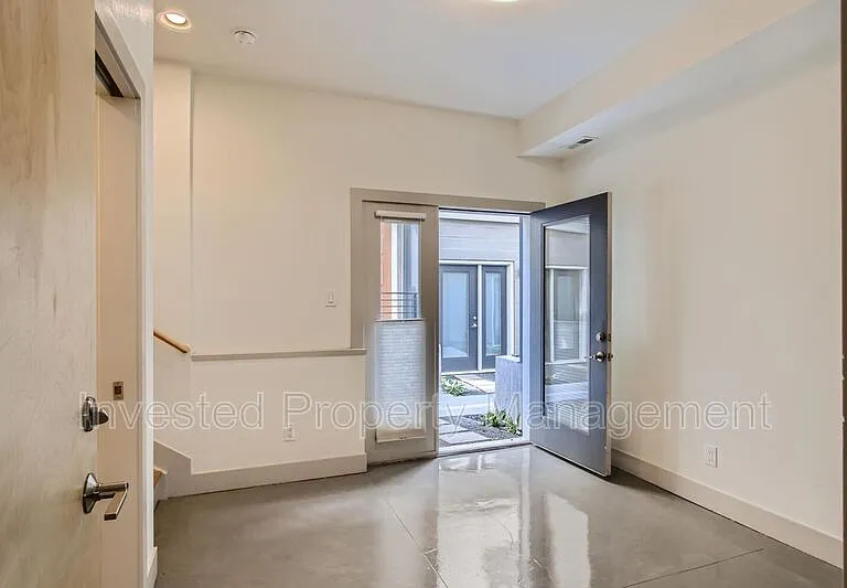 2332 Decatur St #3 — Photo 24