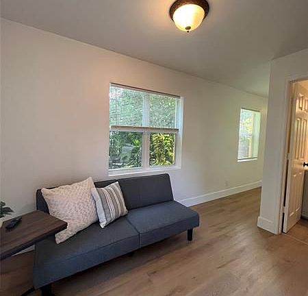 3rd image of 420 SE 18th Ct Unit 3