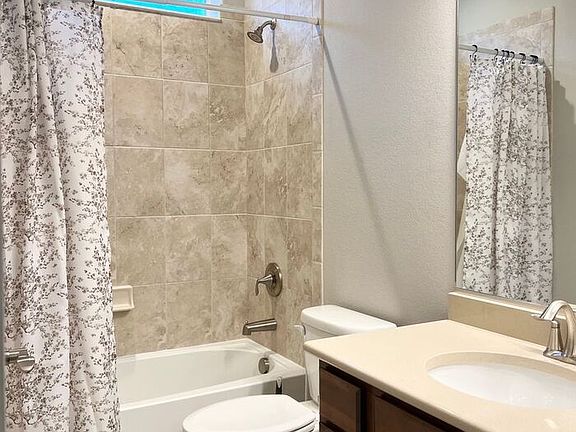 4th image of 5580 Clarence Dr