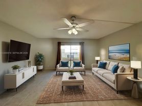 3162 Coral Springs Dr, Pompano Beach, FL