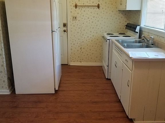 2nd image of 711 Langdale Dr