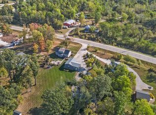 9209 Feather Ridge Rd, Cedar Rapids, IA 52411