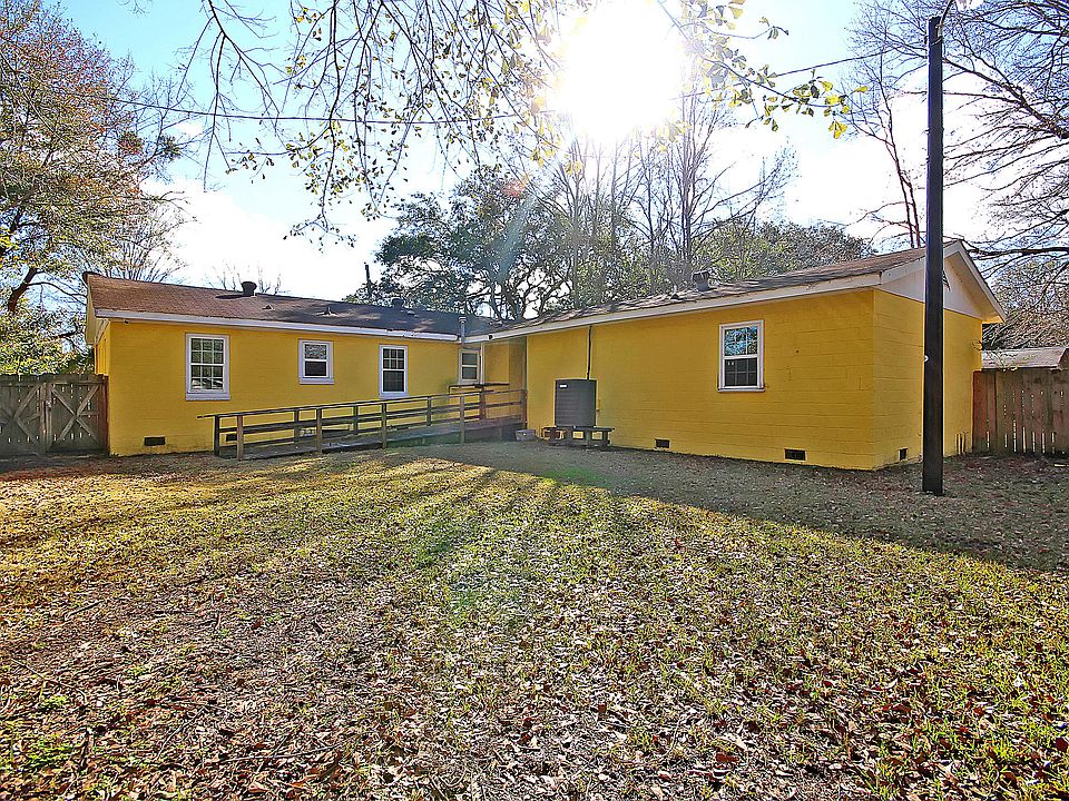 2nd image of 1612 Evergreen St